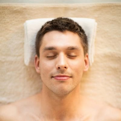 oak-beauty-saloon-and-spa-face-masking